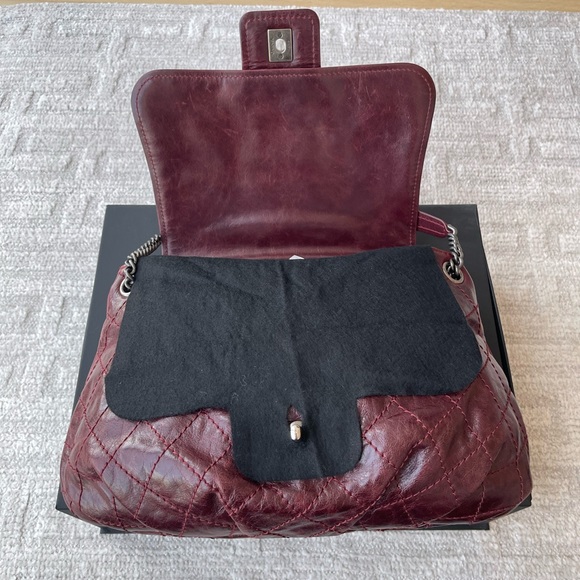 CHANEL Medium Bubble Graphic Messanger Bag - Picture 6 of 16